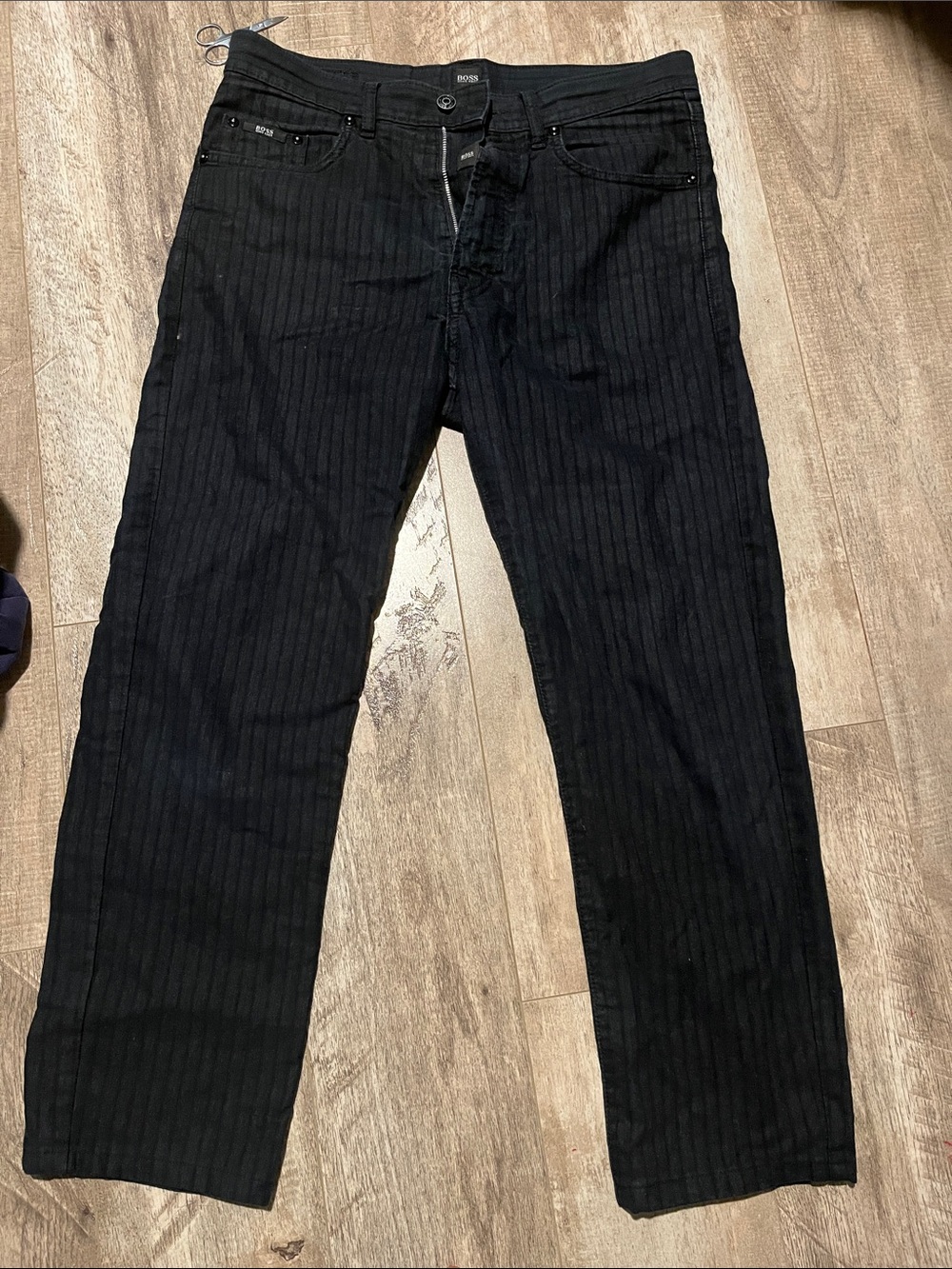 Trendy stripped jeans